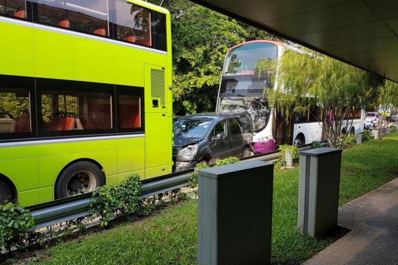 Multi-vehicle accident in Dunearn Road, Singapore; two buses and three cars involved