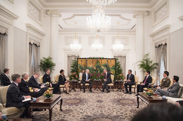 US SecDef Mattis met with Singapore Prime Minister @LeeHsienLoong at the presidential residence and office in Singapore, where they discussed the partnership between the two countries