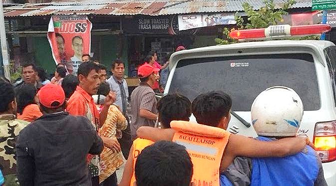 Dozens of people are missing and  feared dead, after a ferry carrying 80 passengers and crew capsized sank during rough weather in Lake Toba off Indonesia's North Sumatra. Officials say the vessel.   