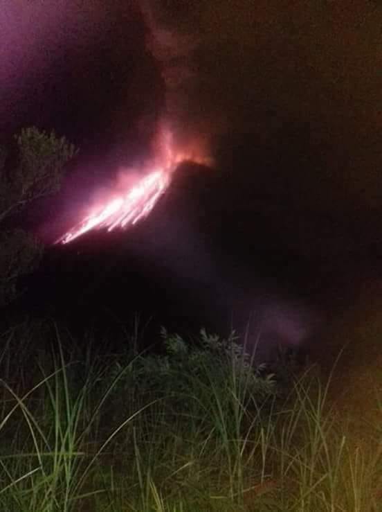 Soputan volcano continues to erupt with incandescent lava and volcanic ash. Currently on Alert level 3. The community is forbidden to move within a 4 km radius and in a sectoral expansion area to the W-SW direction 6.5 km from the summit.   