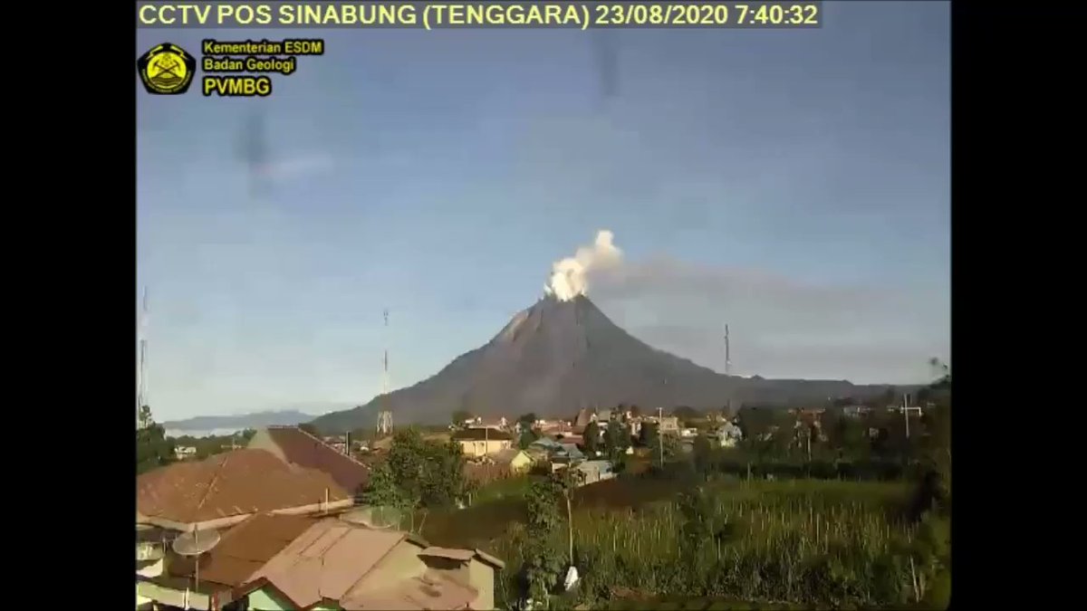Sinabung: New ash emissions and what looks like a small pyroclastic Density Current