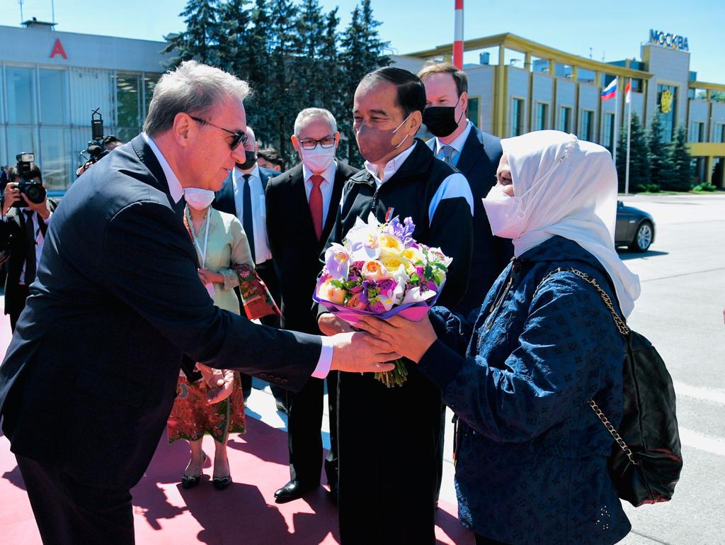 President of Indonesia Jokowi arrived in Moscow to meet Putin