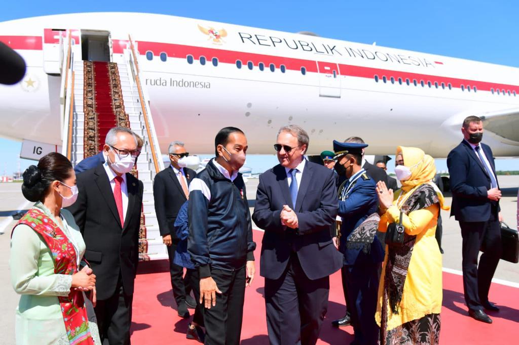 President of Indonesia Jokowi arrived in Moscow to meet Putin